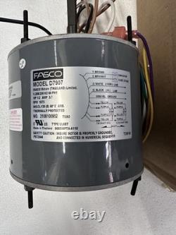 Moteur de ventilateur de condensateur Fasco D7907 1 vitesse 1075 RPM avec condensateur à répartition permanente